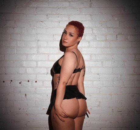 Bigbbyv actriz atractiva imágenes