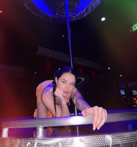 sthrnbellexo estrella porno sexy fotos