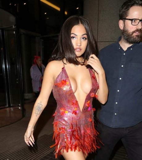 Mabel McVey hermosa estrella porno galería