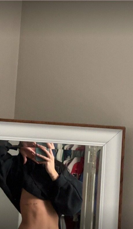 kylienelson desnudos de modelos galería