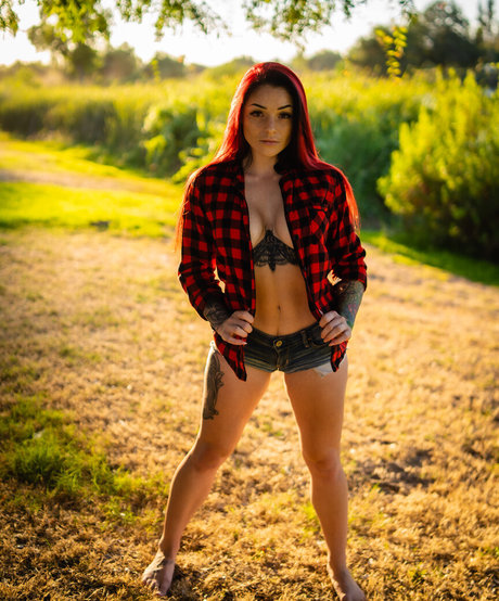 Sinnful official modelo adulto foto