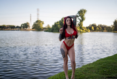 Sinnful official estrella imágenes