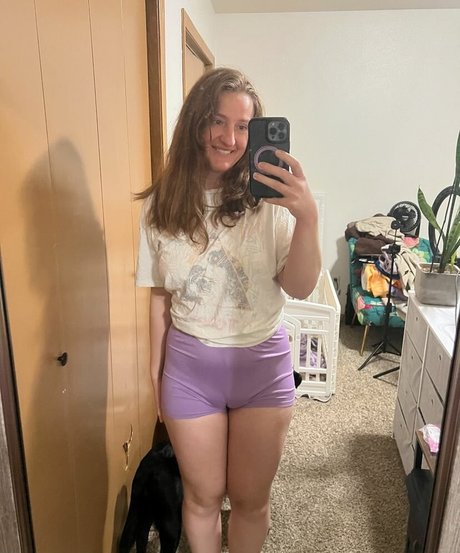 Adorablelilli actriz desnuda imágenes