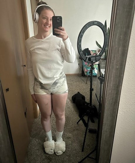 Adorablelilli modelo sexy galerías