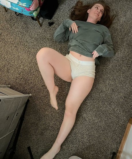 Adorablelilli modelo porno fotos