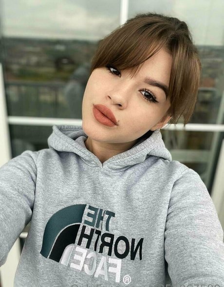 miiraamii estrella porno sexy foto