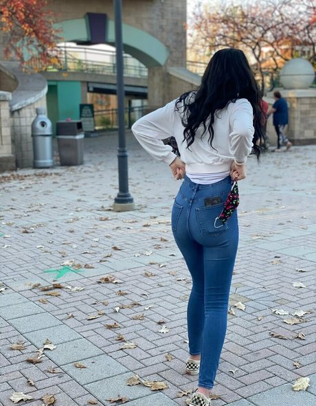 tully banks actriz libre foto