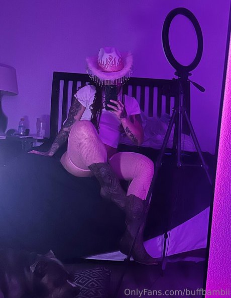 PoofBallDemon estrella exclusiva fotos