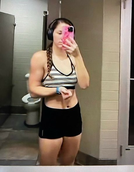 Makayla Turner estrella porno desnuda fotos