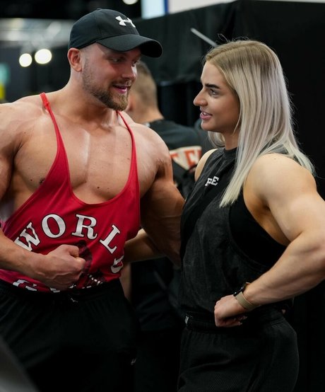 Lena Ramsteiner estrella porno erótica foto