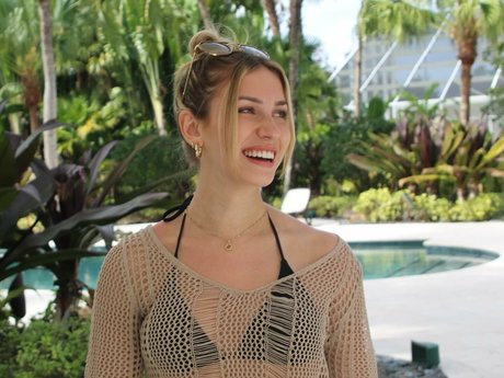 Katie Feeney sexo modelo imágenes