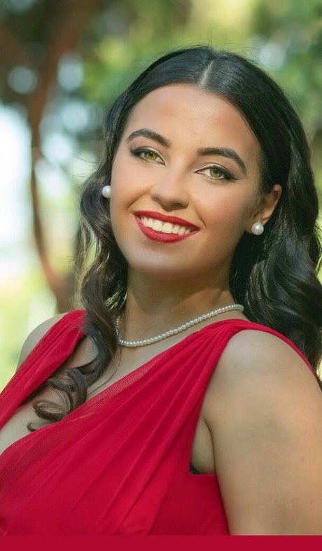 Anneris hermosa modelo archivo