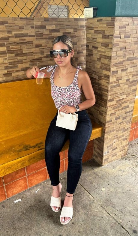 Solibeth Brito modelo caliente recopilación