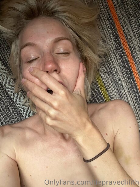 depravedlilith arte estrella porno foto