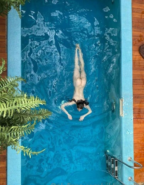 Candy Vikky estrella porno bonita fotos