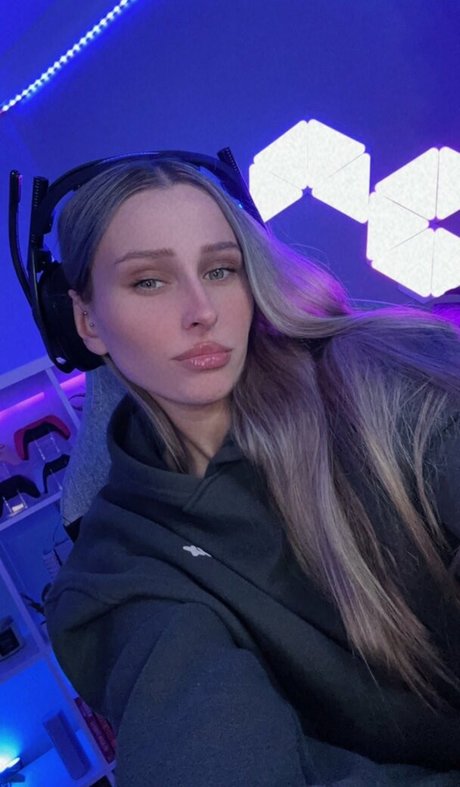 Cobyymj modelo atractivo galerías