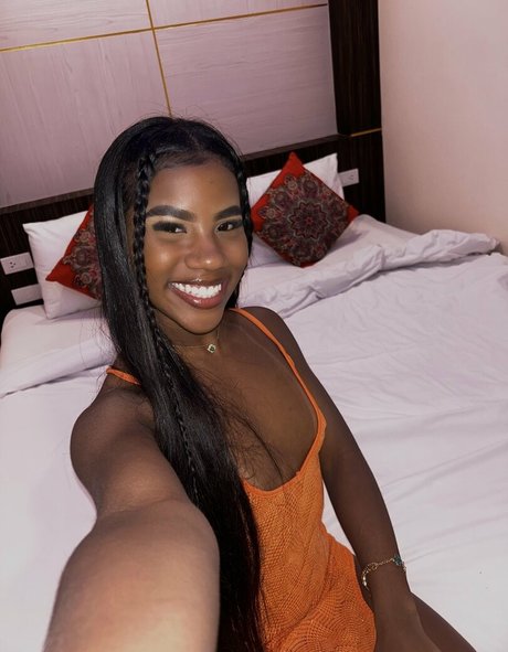 Luiza Semeao estrella imágenes