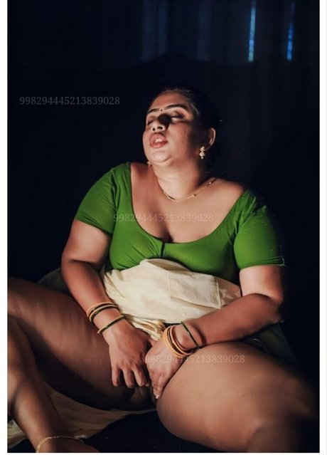 Nila Nambiar modelo mejor galerías