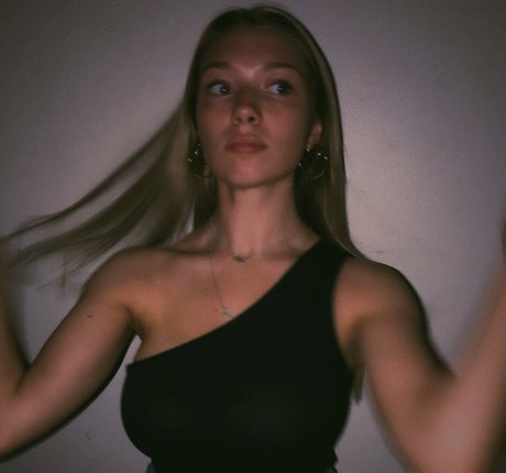 Sara Brooks actriz de arte imágenes