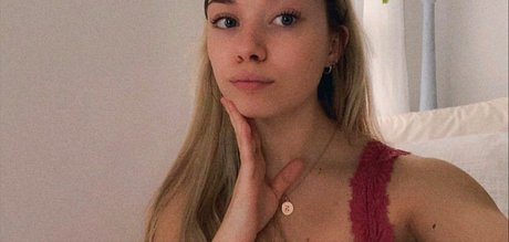 Sara Brooks estrella porno desnuda foto