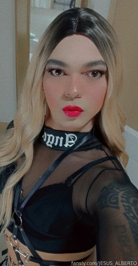 JESUS ALBERTO estrella porno atractiva galería