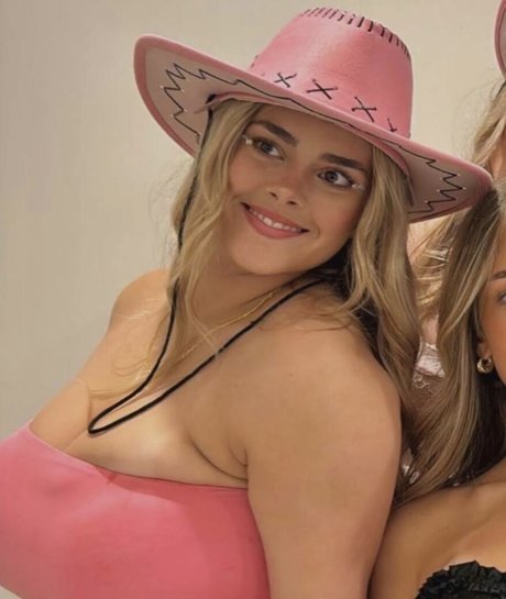 Sophia R sexo estrella galería