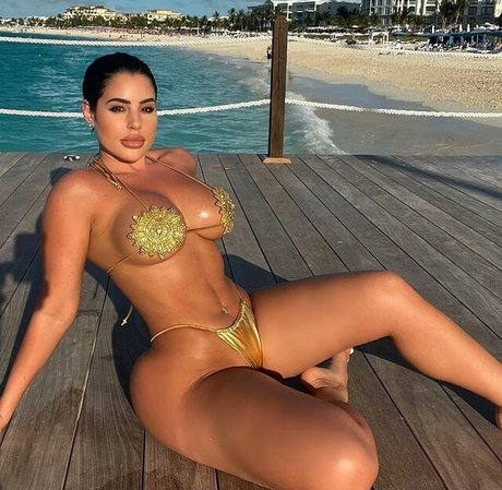 Stephanie Ball estrella del arte foto