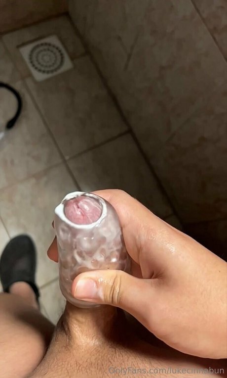 lukecinnabun modelo libre fotos