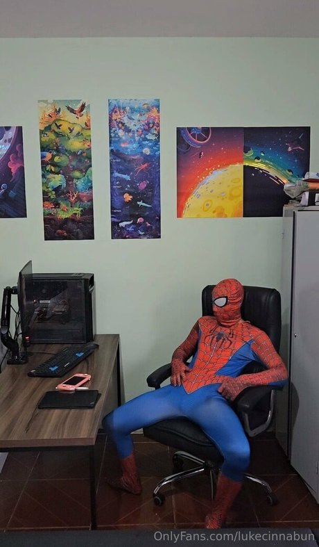 lukecinnabun estrella galerías