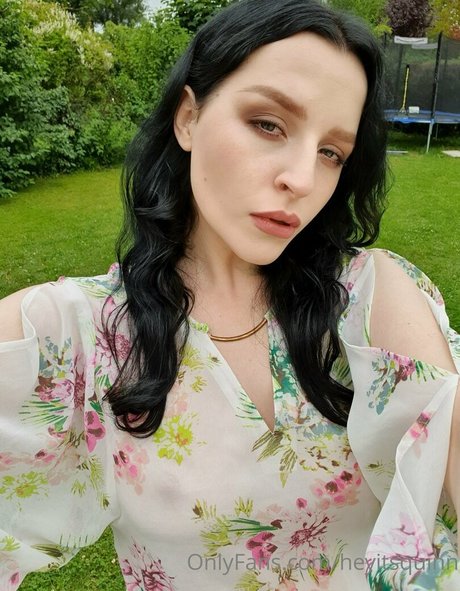 zoeunholy modelo hermosa foto