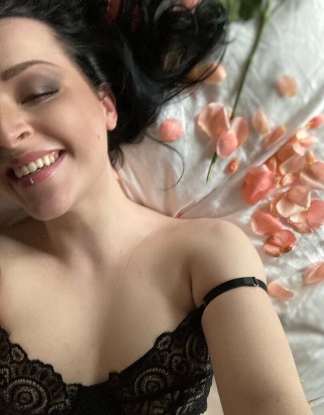 zoeunholy bonita estrella porno archivo