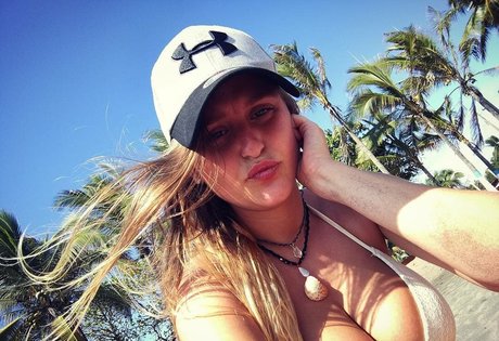 Luan Raviv linda estrella imágenes