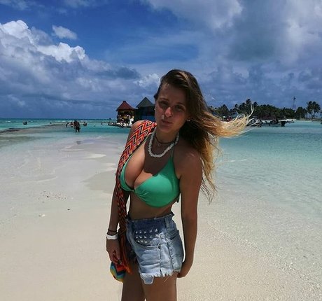 Luan Raviv modelo sexual galería