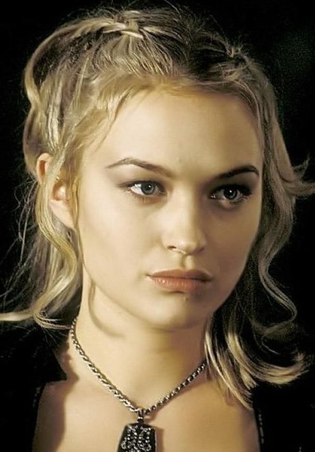 Sophia Myles estrella porno en alta definición fotos