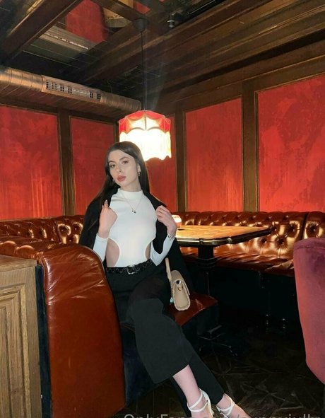 sunnyjully actriz atractiva archivo