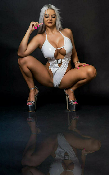 sunnyjully modelo de alta calidad imágenes