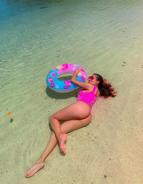 yes jess free estrella atractiva imagen