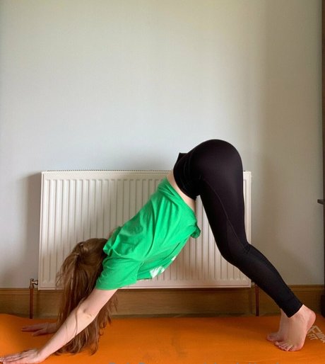 charlotteglowsup sexo estrella imágenes