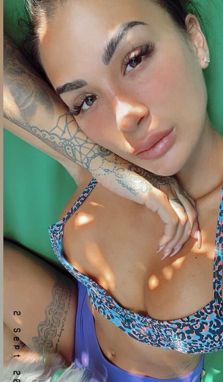 Susygala modelo hermosa archivo