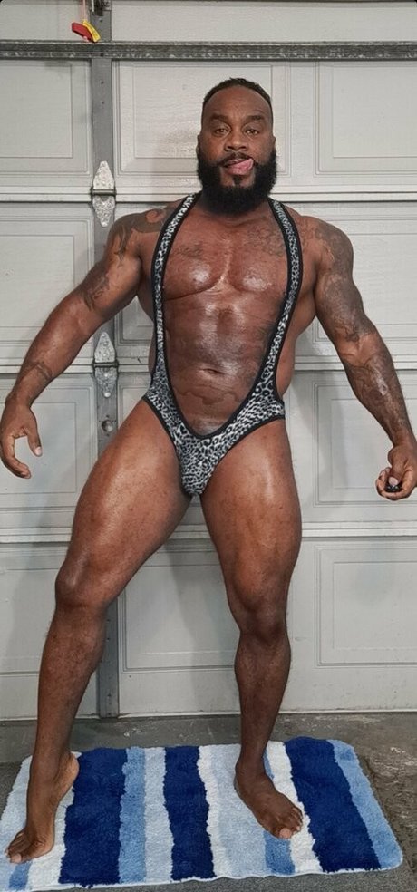 falda de cuero onlyfans desnudo galería