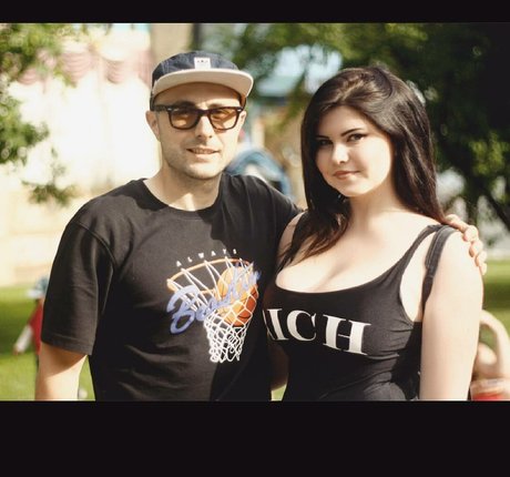 Anna Bernadi sexo estrella porno imágenes