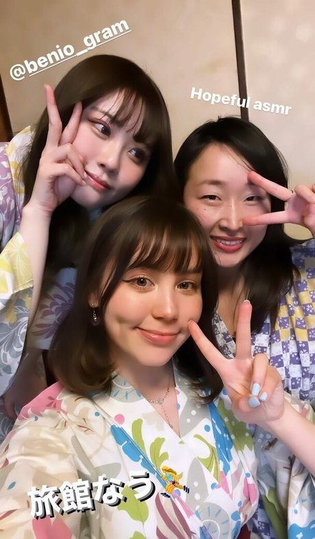 ASMR BlueKatie modelo agradable fotos