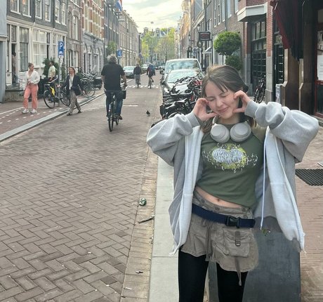 ASMR BlueKatie modelo caliente fotos