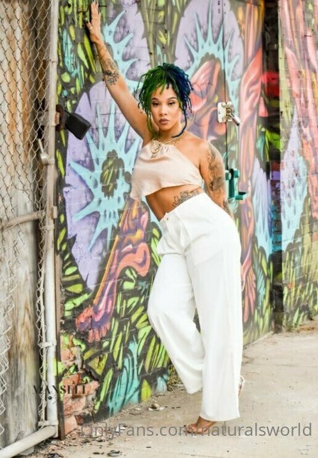 Naturalsworld arte modelo foto