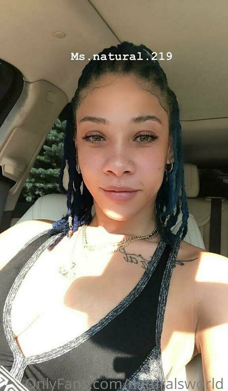 Naturalsworld actriz de alta calidad archivo