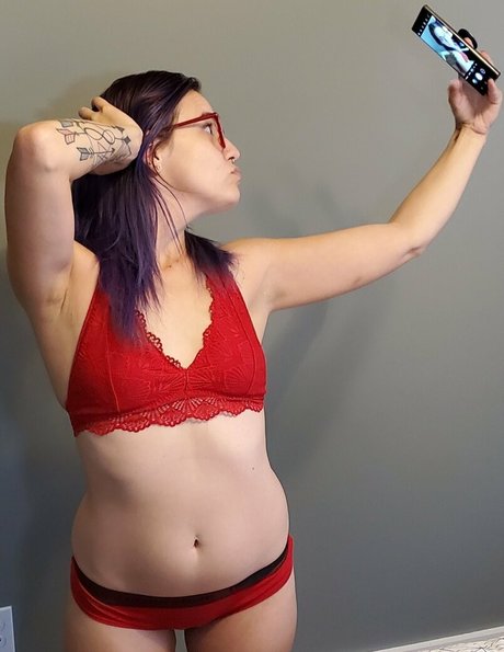 petitetreat_ estrella desnuda imagen