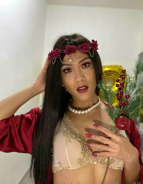 lilyuw88 actriz desnuda foto