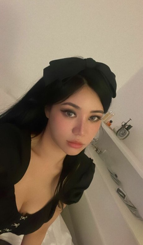 Bunniejin desnudos de modelos foto