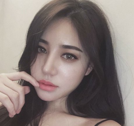 Bunniejin modelo desnuda imágenes