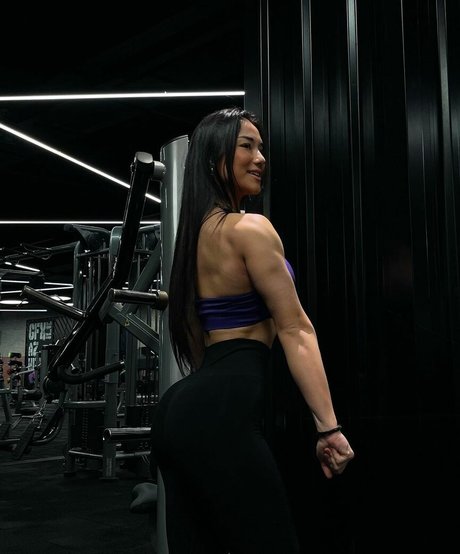 Hale Cabbar estrella erótica imágenes